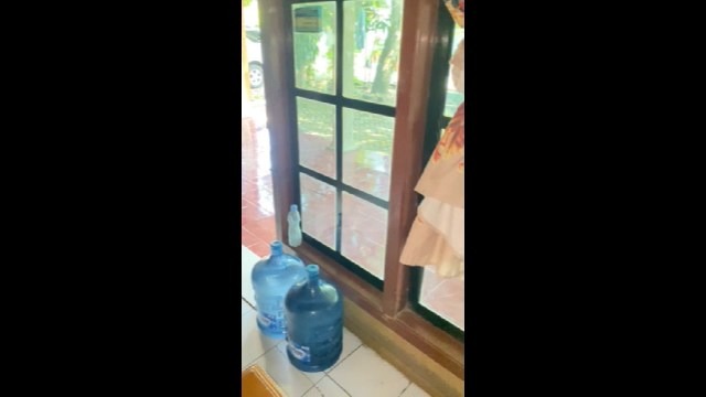 video tukang galon viral langganan ibu ibu komplek